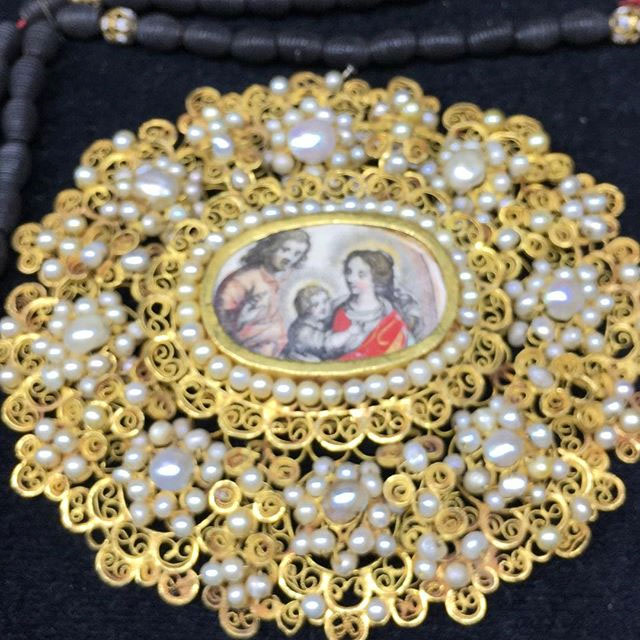 Uri-joyas_0004_capa-18